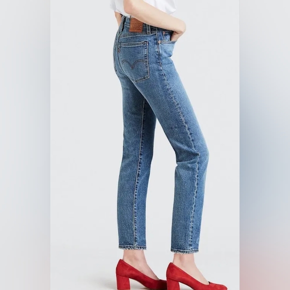 Levi's premium wedgie Icon fit jeans - Picture 2 of 11